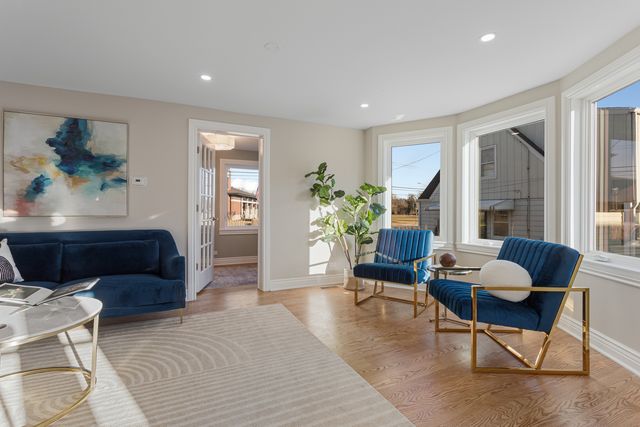 606 S York Street, Elmhurst, IL 60126