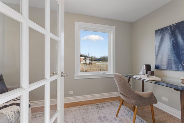 606 S York Street, Elmhurst, IL 60126