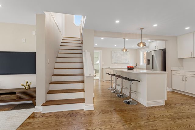 606 S York Street, Elmhurst, IL 60126