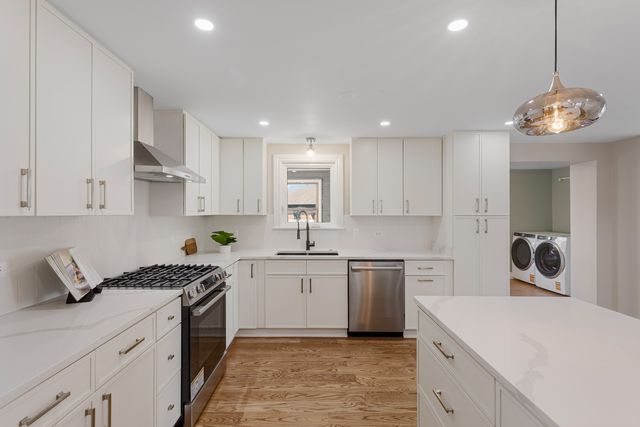 606 S York Street, Elmhurst, IL 60126