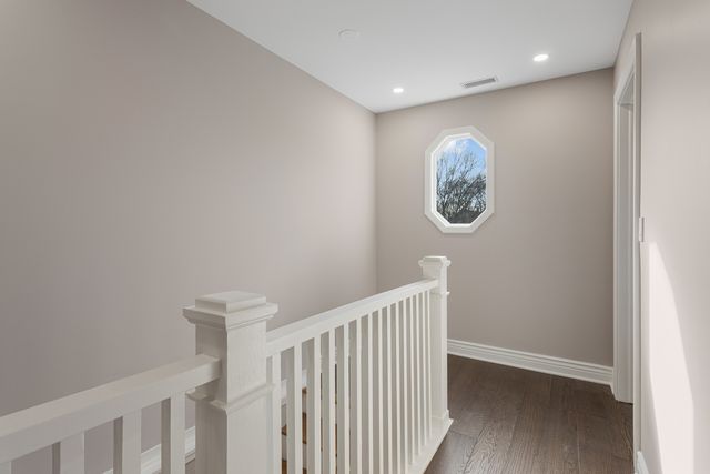 606 S York Street, Elmhurst, IL 60126