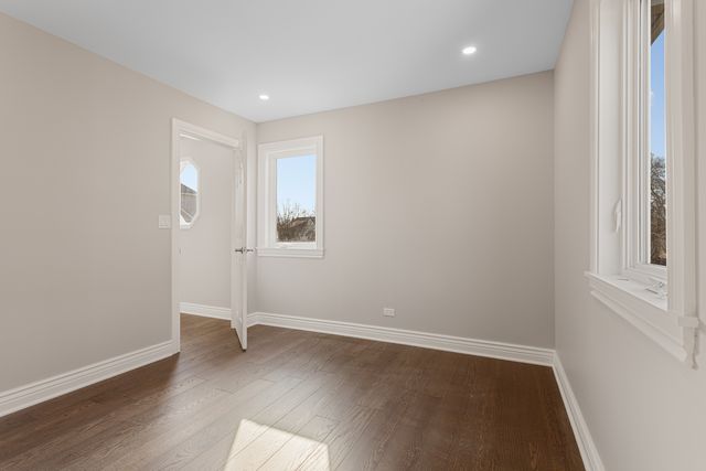 606 S York Street, Elmhurst, IL 60126