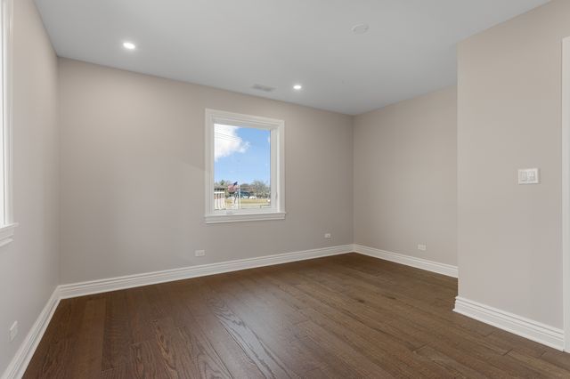 606 S York Street, Elmhurst, IL 60126