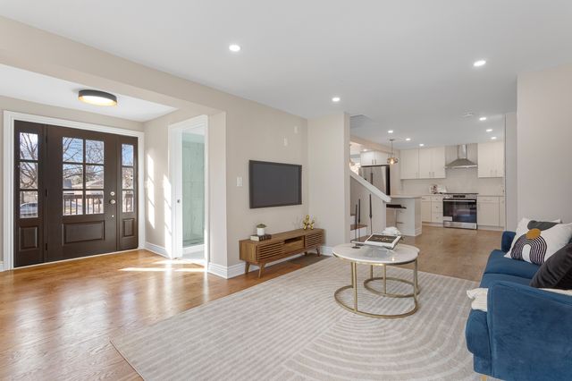 606 S York Street, Elmhurst, IL 60126