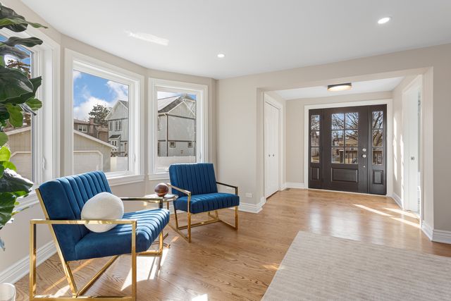 606 S York Street, Elmhurst, IL 60126