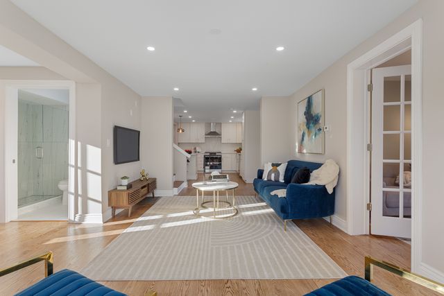 606 S York Street, Elmhurst, IL 60126