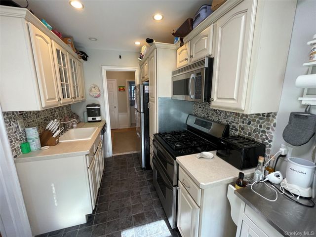 43 N Forest Avenue C21, Rockville Centre, NY 11570