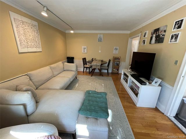 43 N Forest Avenue C21, Rockville Centre, NY 11570