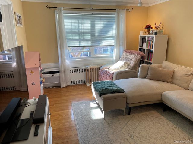 43 N Forest Avenue C21, Rockville Centre, NY 11570