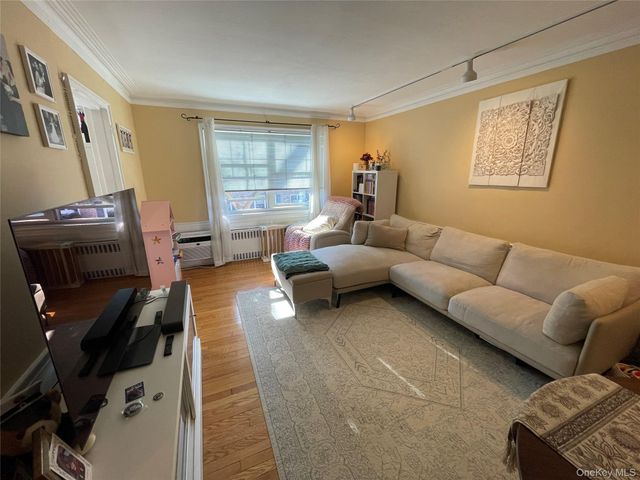 43 N Forest Avenue C21, Rockville Centre, NY 11570
