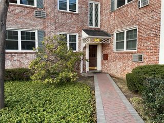 43 N Forest Avenue C21, Rockville Centre, NY 11570