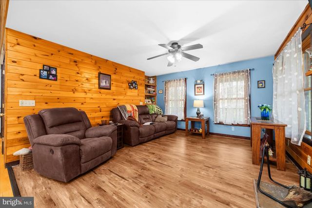 28 HIGH VIEW LN, Mertztown, PA 19539