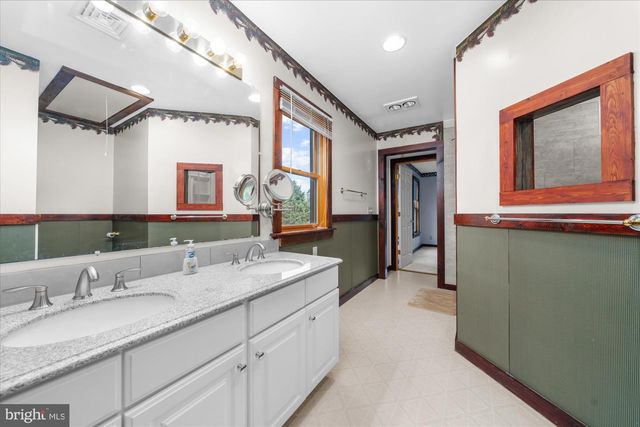 28 HIGH VIEW LN, Mertztown, PA 19539