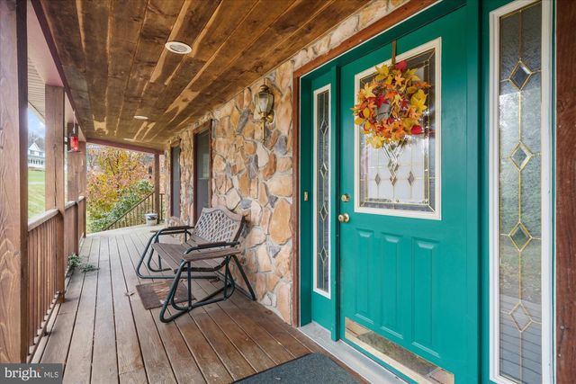 28 HIGH VIEW LN, Mertztown, PA 19539