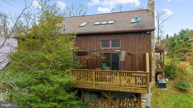 28 HIGH VIEW LN, Mertztown, PA 19539