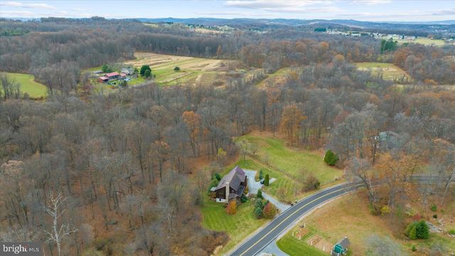 28 HIGH VIEW LN, Mertztown, PA 19539