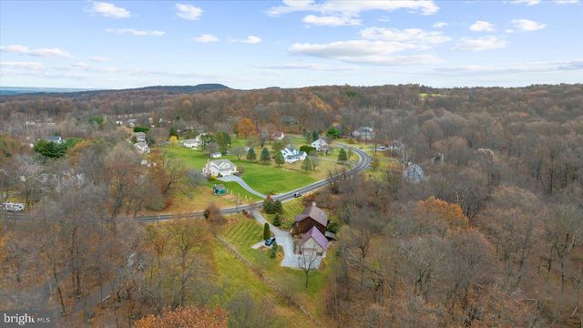 28 HIGH VIEW LN, Mertztown, PA 19539