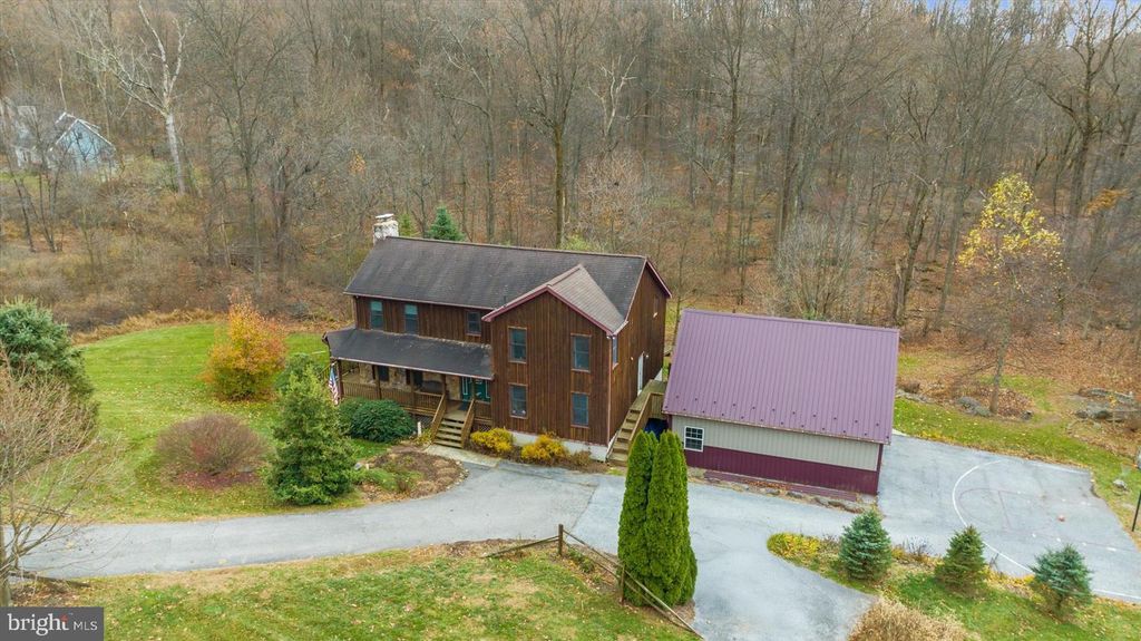 28 HIGH VIEW LN, Mertztown, PA 19539
