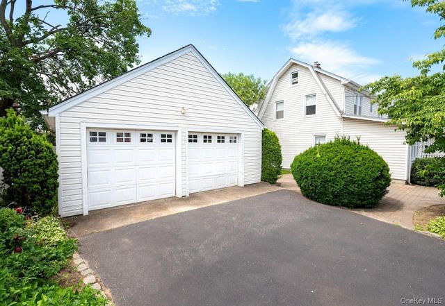 34 Remsen Avenue, Valley Stream, NY 11580