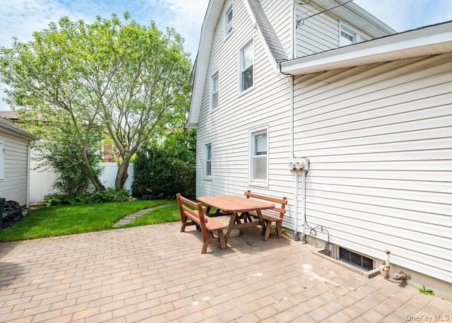 34 Remsen Avenue, Valley Stream, NY 11580