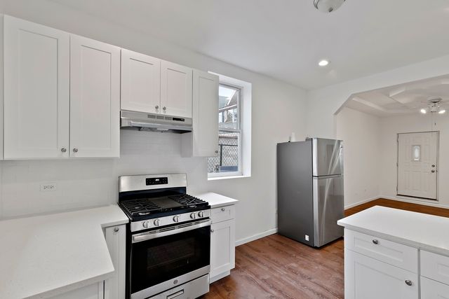 2830 W 25th Place 1, Chicago, IL 60623