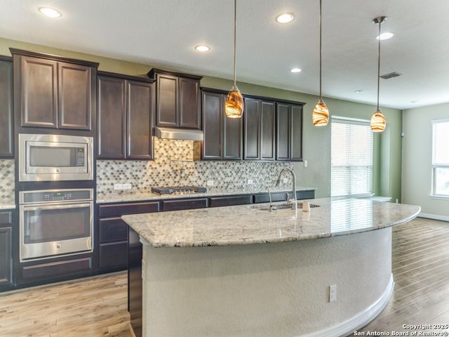 12211 Upton Park, San Antonio, TX 78253