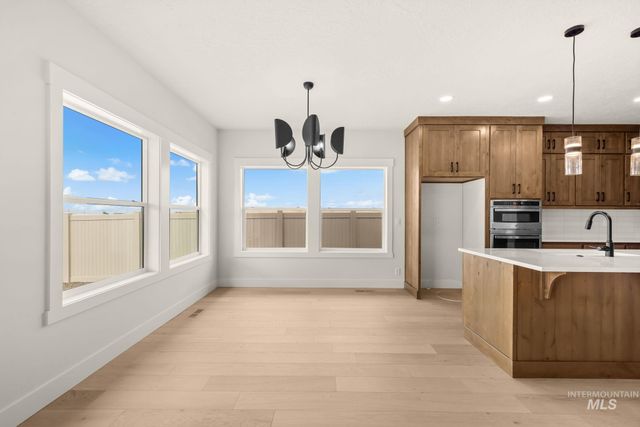 365 S Radiator Rd, Boise, ID 83716