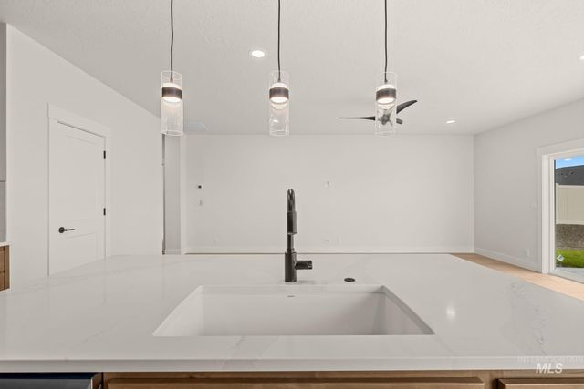 365 S Radiator Rd, Boise, ID 83716
