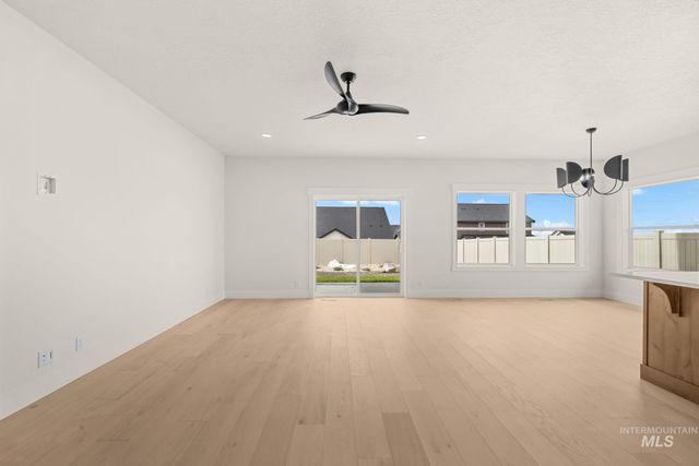 365 S Radiator Rd, Boise, ID 83716