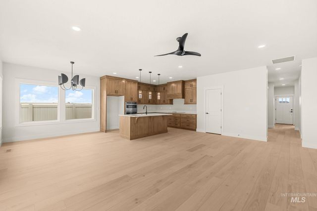 365 S Radiator Rd, Boise, ID 83716