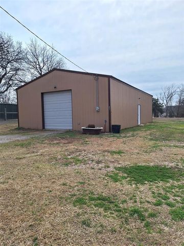 200 W 7th Street, Stratford, OK 74872