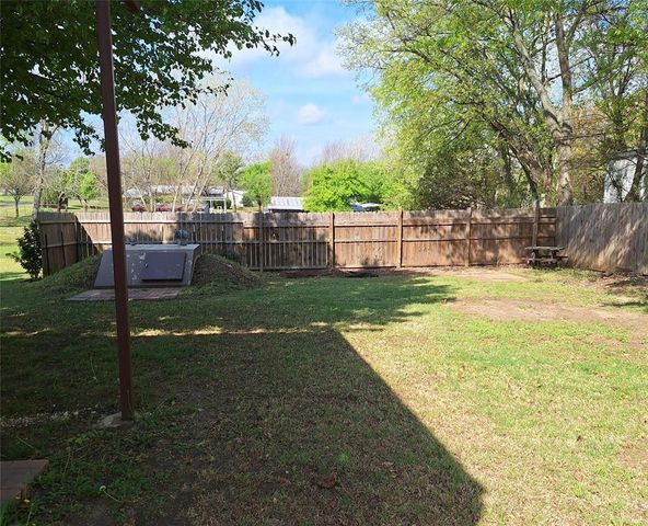 200 W 7th Street, Stratford, OK 74872