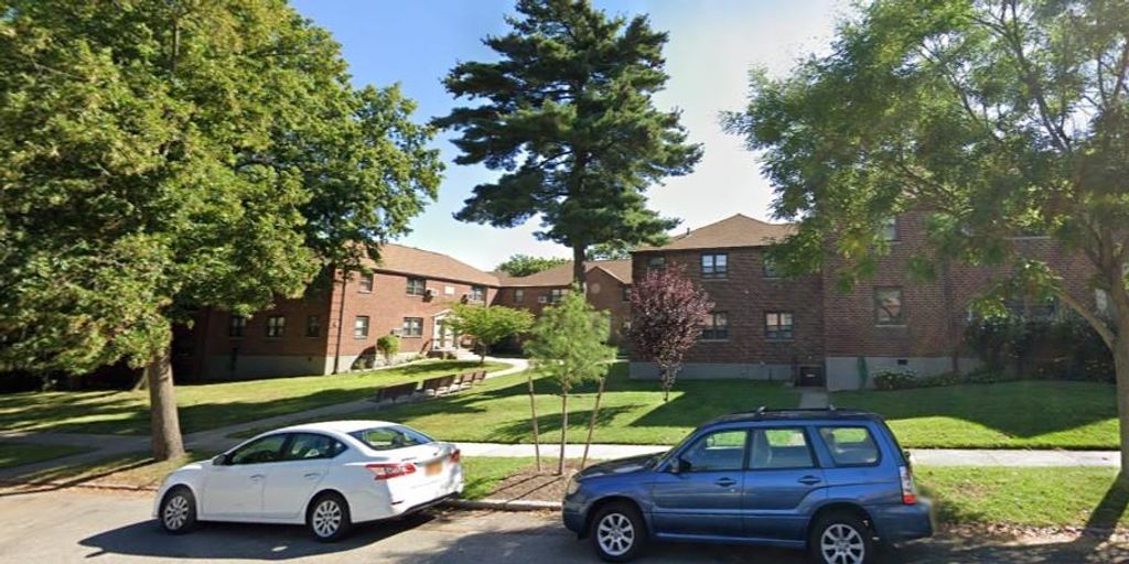 57-55 244 Street #7F (1st Floor), Douglaston, NY 11362