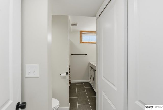 8014 Groves Circle, Omaha, NE 68147