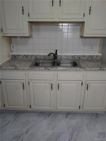 1728 Detroit Avenue, Lincoln Park, MI 48146