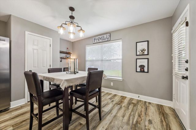 1041 Riverwood Drive, Dickinson, TX 77539
