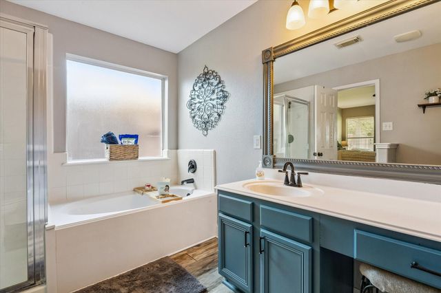 1041 Riverwood Drive, Dickinson, TX 77539