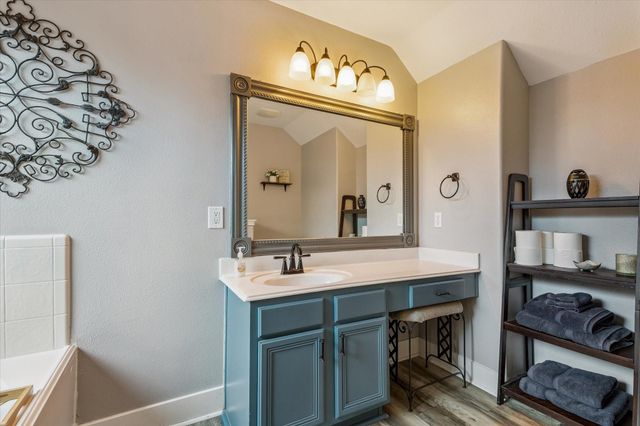 1041 Riverwood Drive, Dickinson, TX 77539