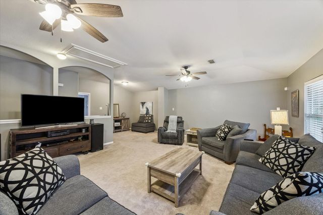 1041 Riverwood Drive, Dickinson, TX 77539