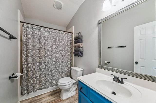 1041 Riverwood Drive, Dickinson, TX 77539