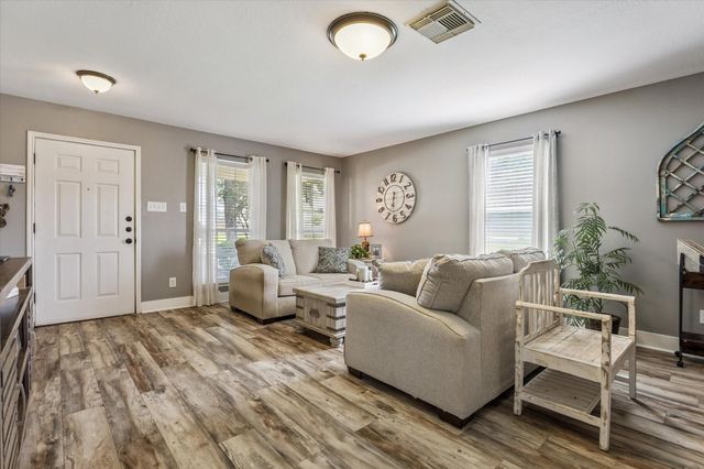 1041 Riverwood Drive, Dickinson, TX 77539