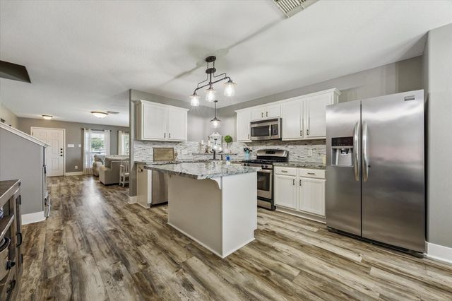 1041 Riverwood Drive, Dickinson, TX 77539