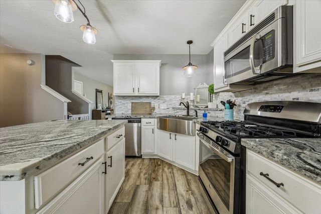 1041 Riverwood Drive, Dickinson, TX 77539