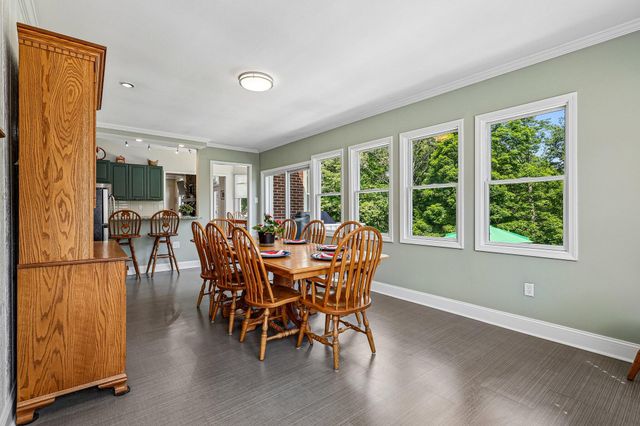 8229 Woodcreek Drive, Florence, KY 41042