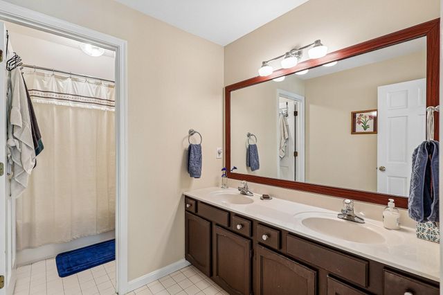 8229 Woodcreek Drive, Florence, KY 41042