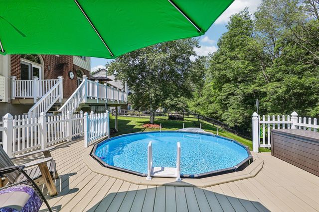 8229 Woodcreek Drive, Florence, KY 41042