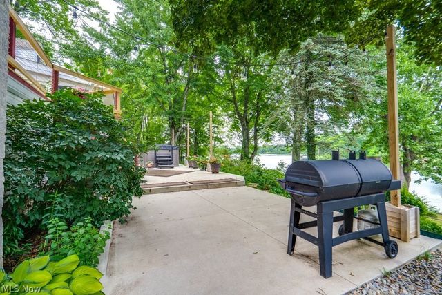 7460 State Route 43, Kent, OH 44240