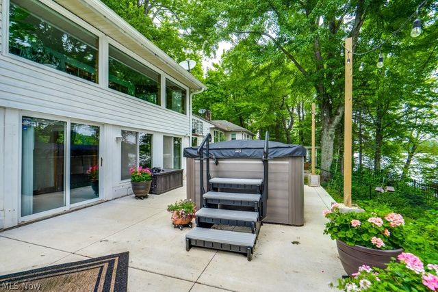 7460 State Route 43, Kent, OH 44240