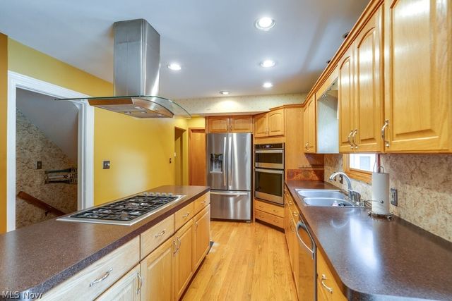 7460 State Route 43, Kent, OH 44240