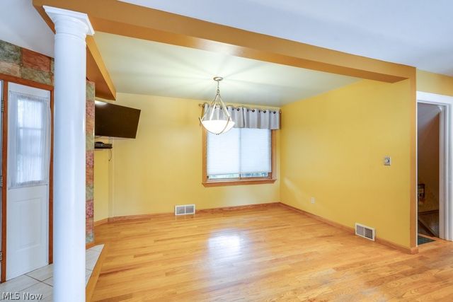 7460 State Route 43, Kent, OH 44240
